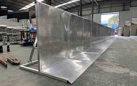 Aluminum Mojo style crowd control barricades to UK!